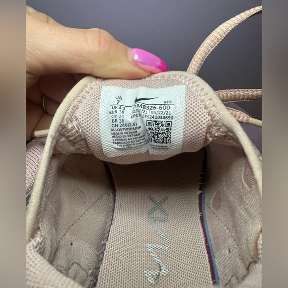 Nike Air Max 270 Pink Oxford Metallic Silver Sneakers Size 7 - Picture 4 of 5